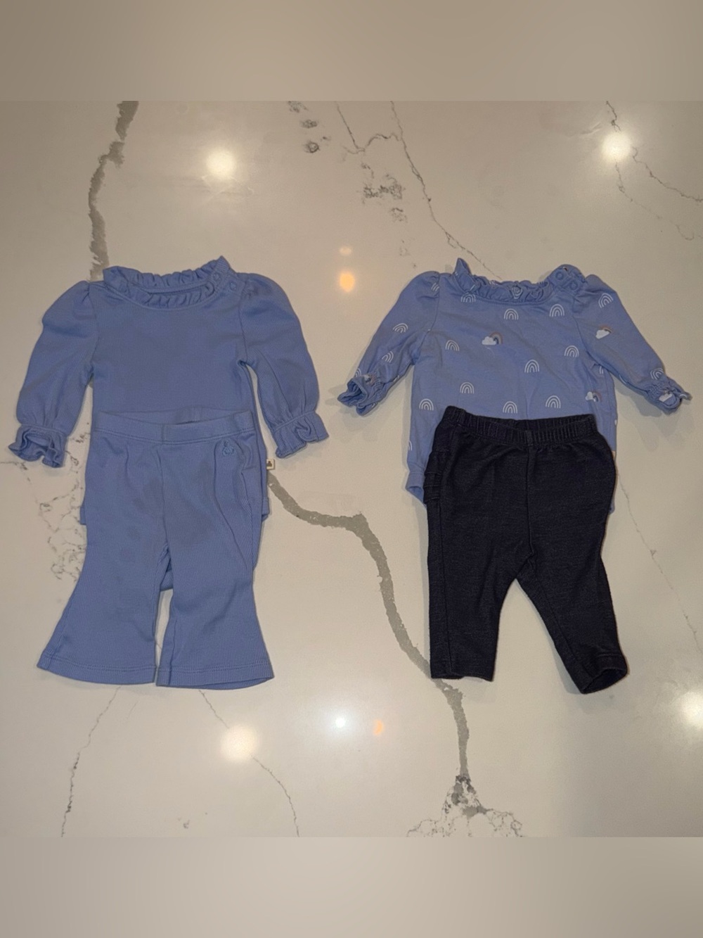 0-3 Month Baby Gap Long Sleeved Onesie and Pants Outfits (2)